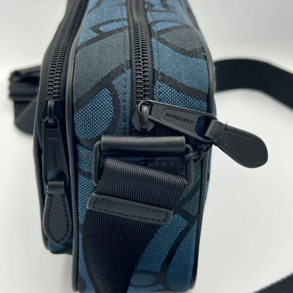 New Burberry Paddy Messenger Bag in Blue